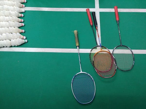 Les meilleurs accessoires de badminton pour améliorer votre jeu